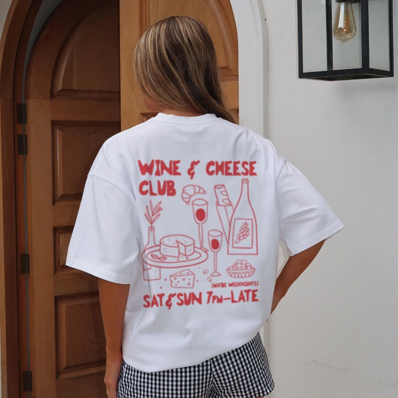 Wine Cheese Club Back Print T-Shirts Italienisches Essen Shirt La Dolce Vita Shirt für Frauen Retro Kurzarm Grafik T-Shirts Übergroß