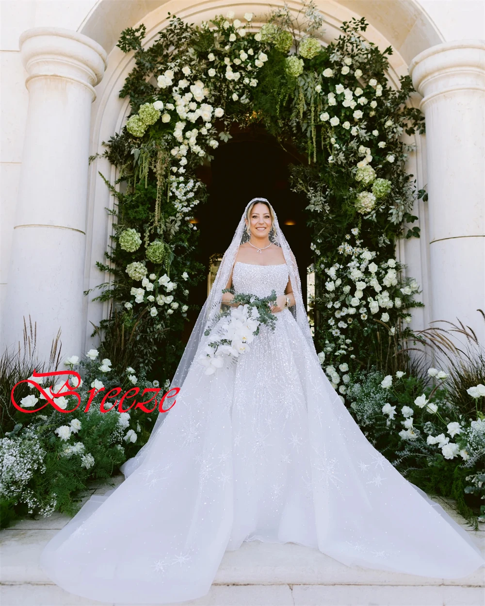 Vestido de novia de Organza blanco elegante personalizado, vestidos de novia de cristal sin tirantes de alta calidad, vestido de cola con cremallera en la espalda