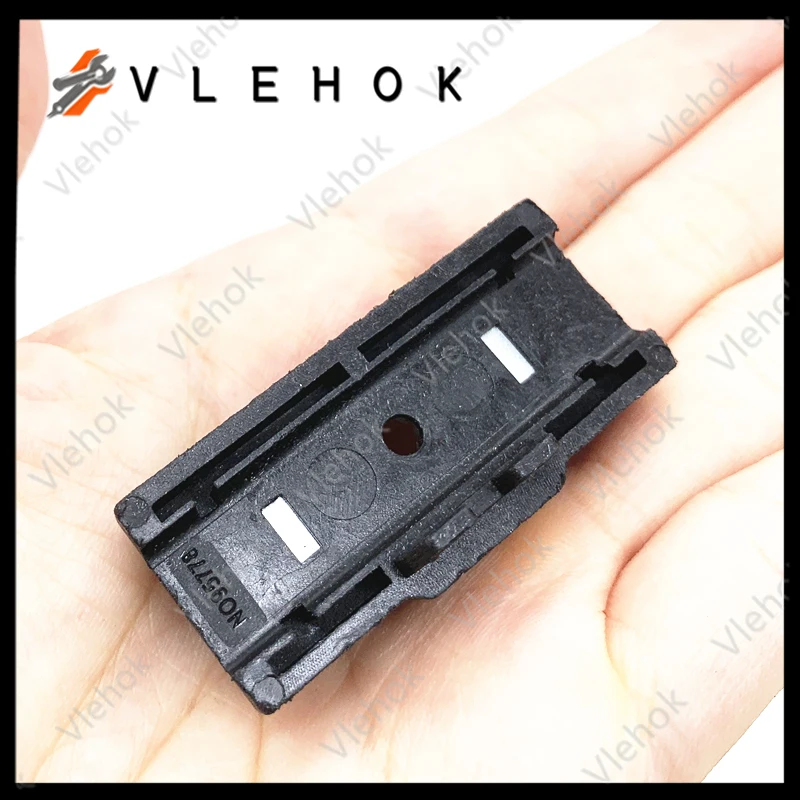 Magnet Holder For  DCD797 DCD796 DCD795  DCD735 DCD732 DCD730L DCD730 DCD720 DCD737 DCD735L DCF895 DCF887 DCF886 N095778