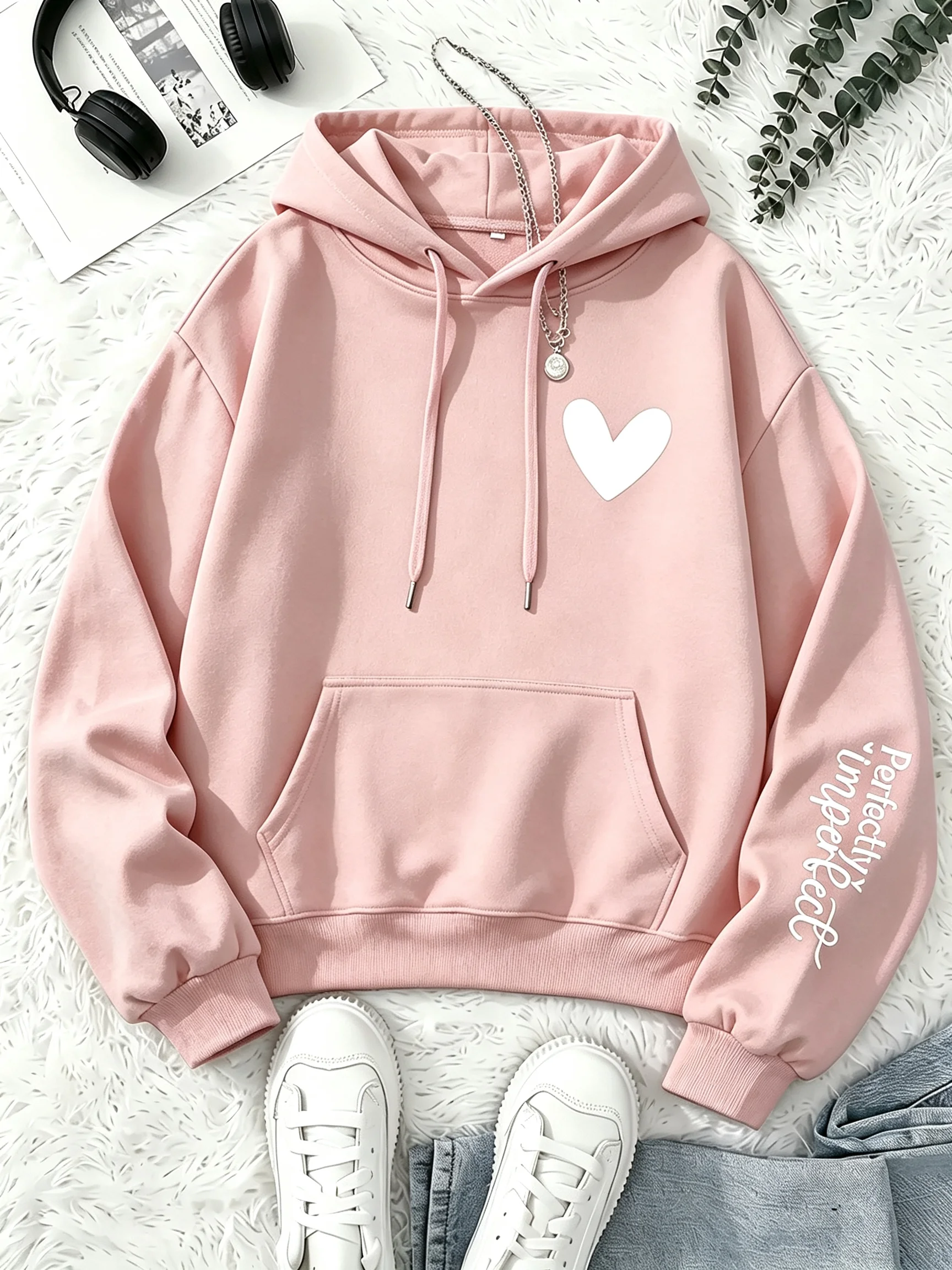 Damen-Sweatshirt mit perfekt unvollkommenem Buchstabenmuster, süßes Herz-Design, Rundhalsausschnitt, lässiger Pullover, weiches Fleece, lange Ärmel, Mädchen-Streetwear. – Detail 11