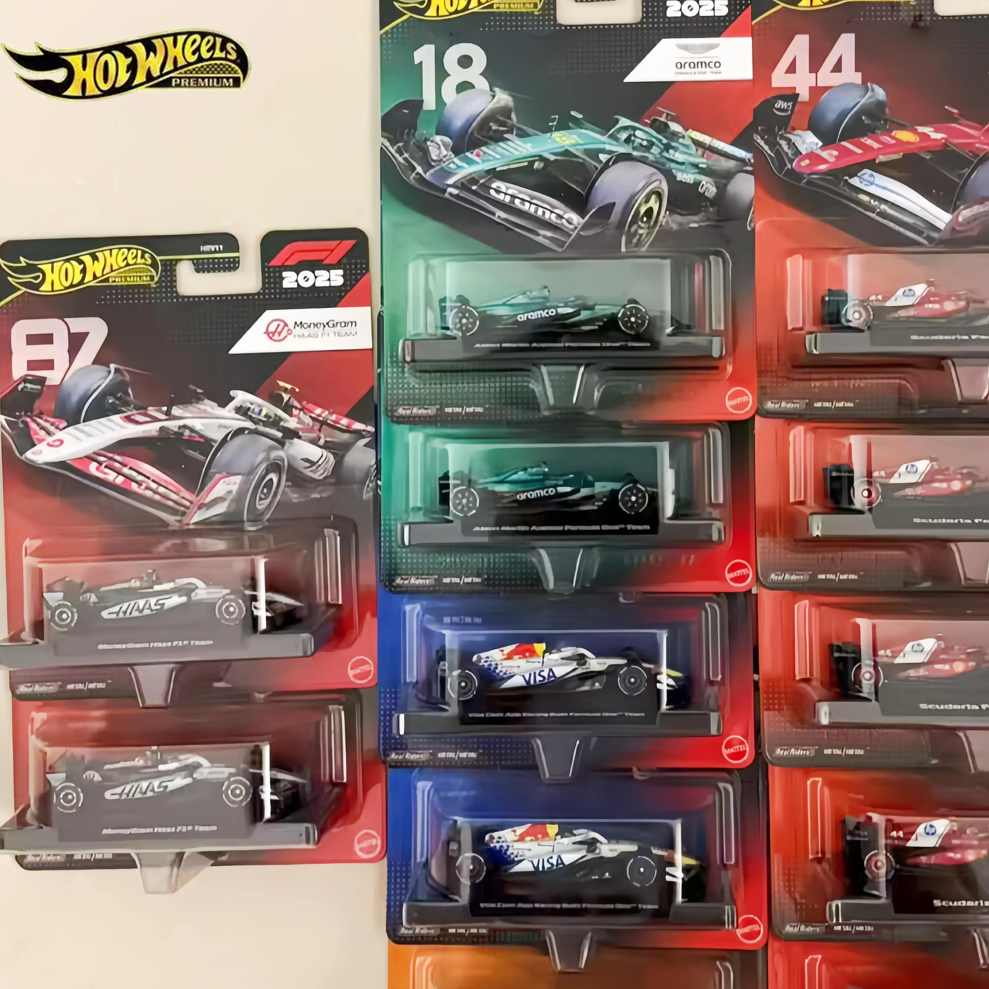 Hot Wheels HRV11 Premium Series F1 Racing Series Ferrari Haas Red Bull Aston Martin Alloy Car Model Die-Cast Collection