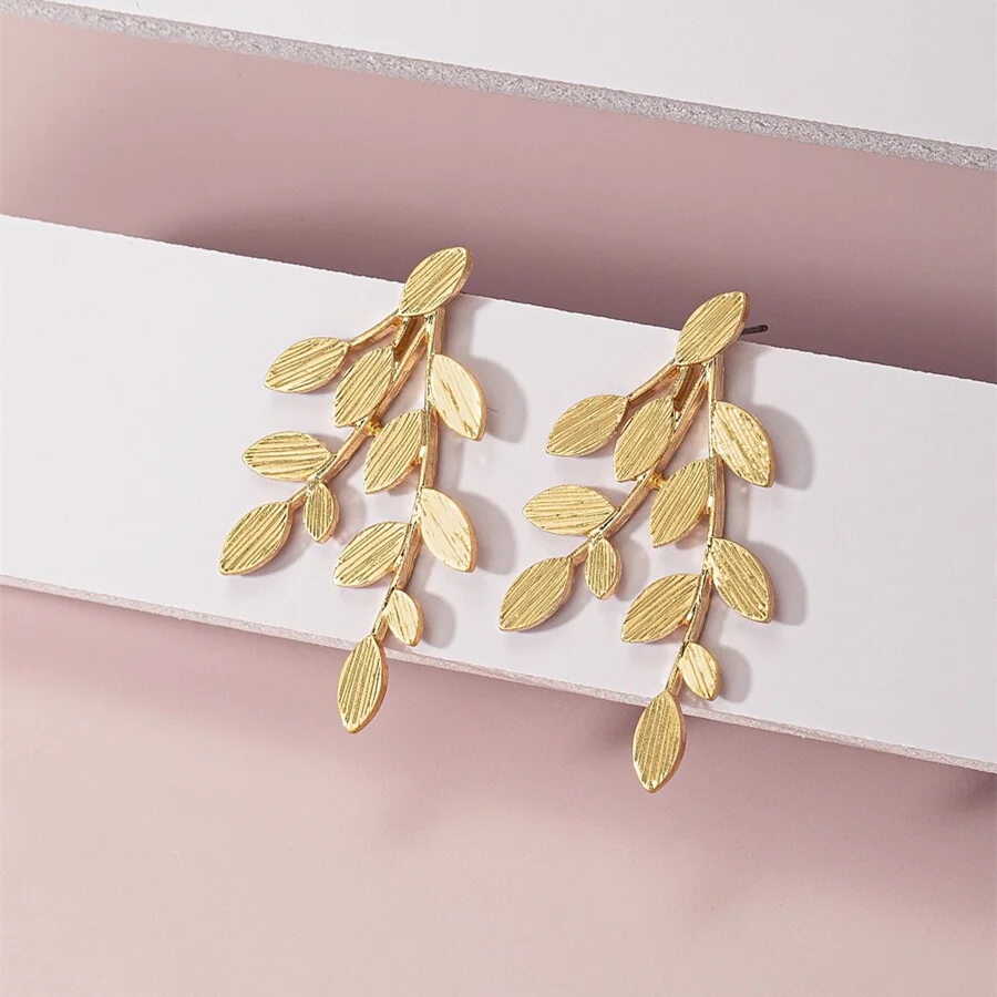 Gold Color Metal Leaves Women Earring Stud Matt Black Paiting Leaf Drop Earrings Girls Cute Summer Gift Jewelry Party