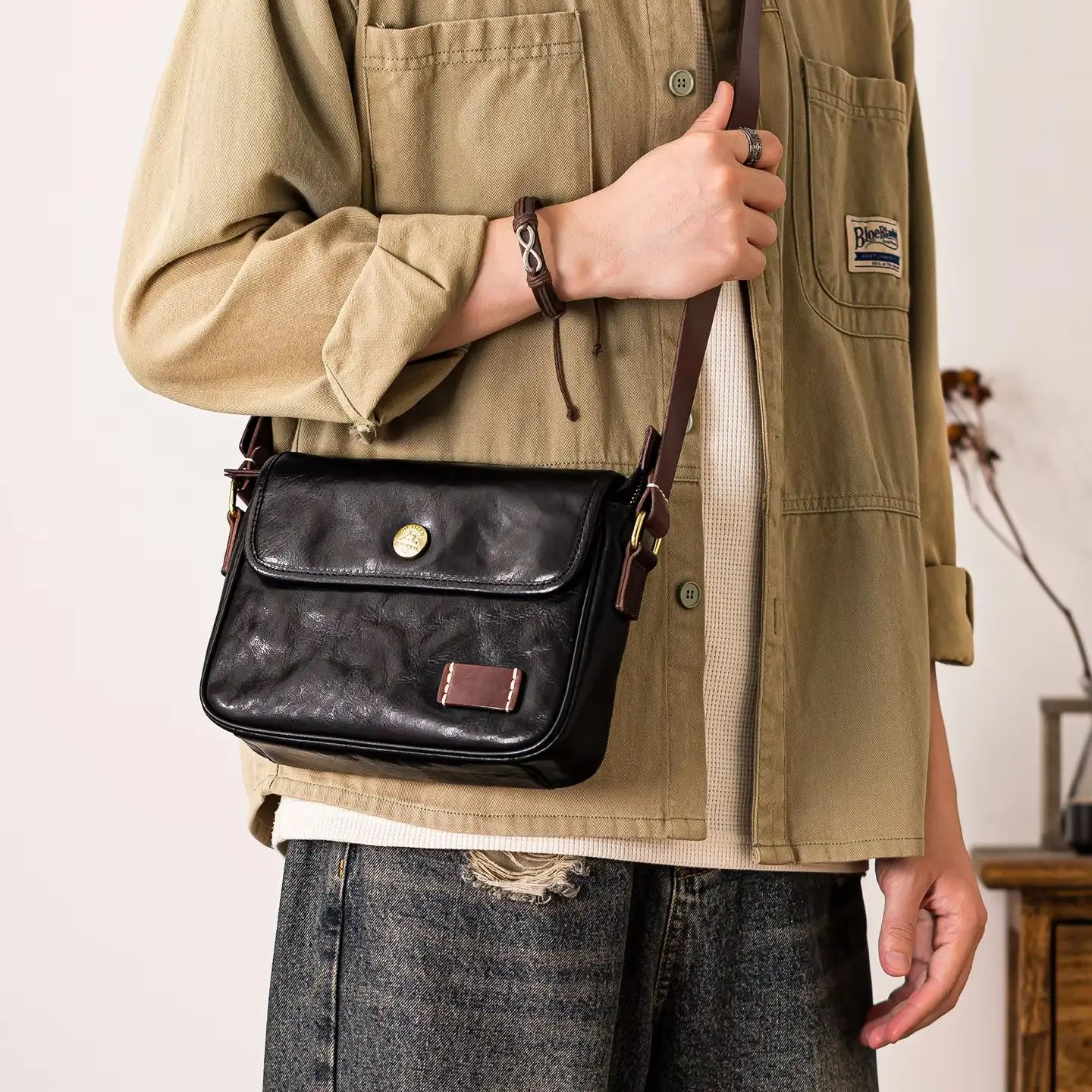 PNDME casual high-quality first layer cowhide men's messenger bag outdoor travel luxury handmade genuine leather shoulder bag
