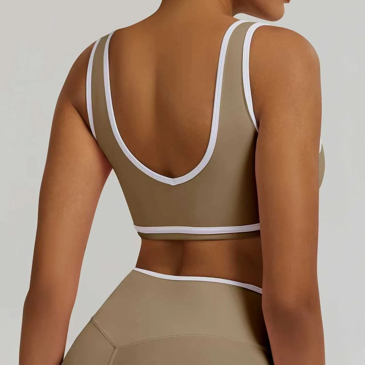 Nuovo colore collisione spalline larghe biancheria intima sportiva donna allenamento in palestra reggiseno yoga antiurto abbigliamento fitness da corsa ad asciugatura rapida all'aperto