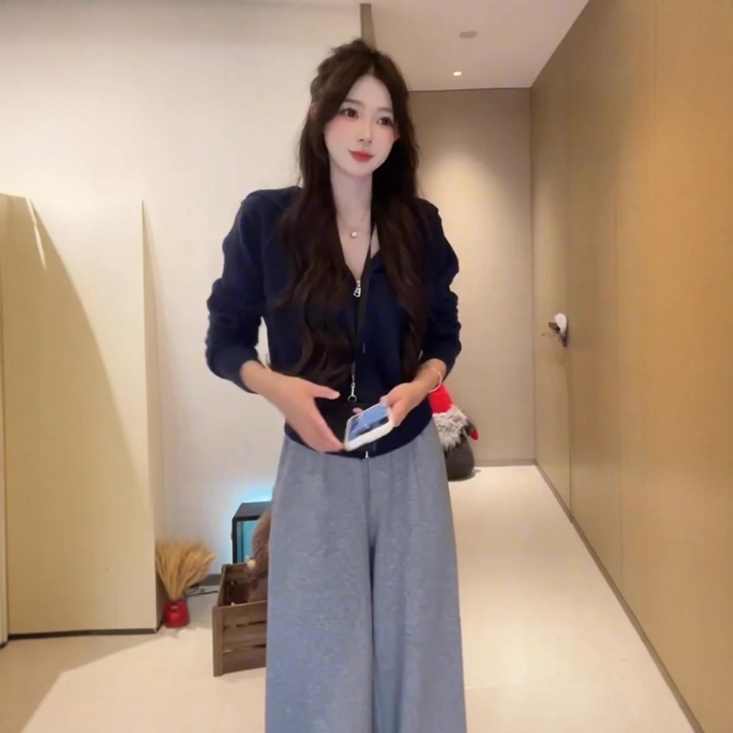 

Оливковый вязаный свитер с капюшоном на молнии, женский осенний элитный модный топ, длинный свек обычной длины