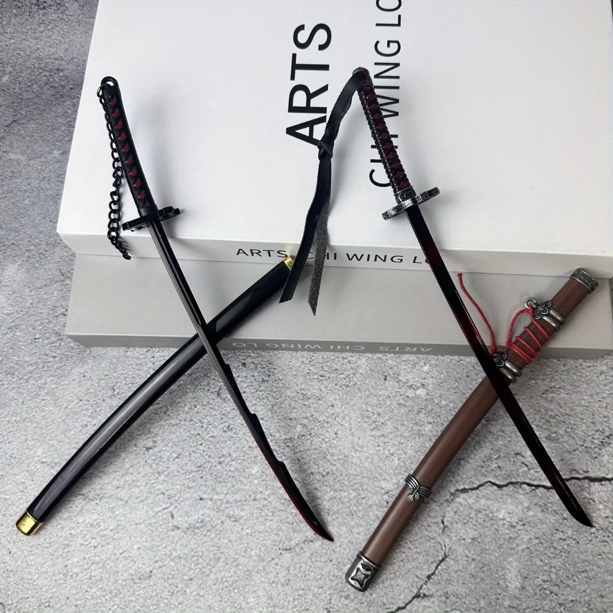 10 pouces Anime eau de javel Katana Aizen métal Ninja couteau lame Kurosaki Ichigo fausse épée taille réelle japonais Katana samouraï sabre cadeau