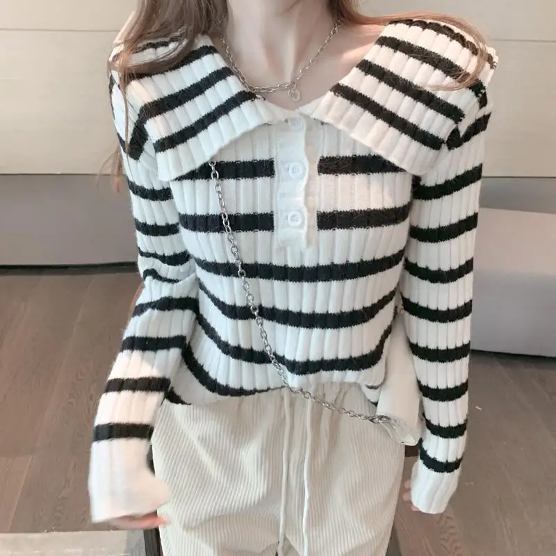 Women's Autumn and Winter Peter Pan Collar Striped Short Knitwear Pullover Button Fashion Patchwork Long Sleeve Sweater Tops