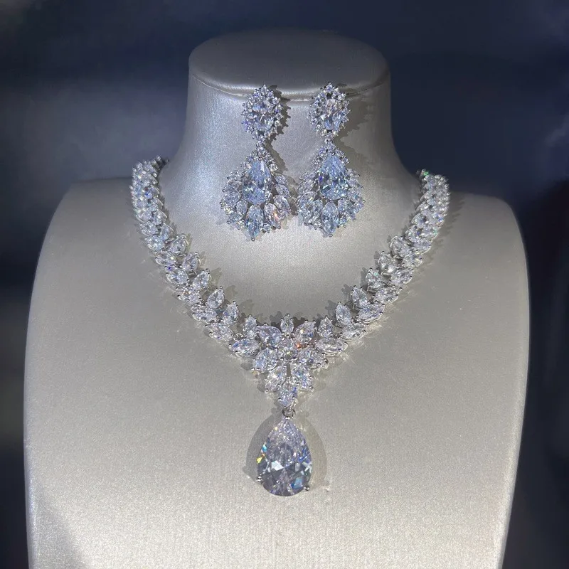 

High-End Heavy Industry Flashing New Moissanite Luxury Pendant Necklace and Earrings Set for Women