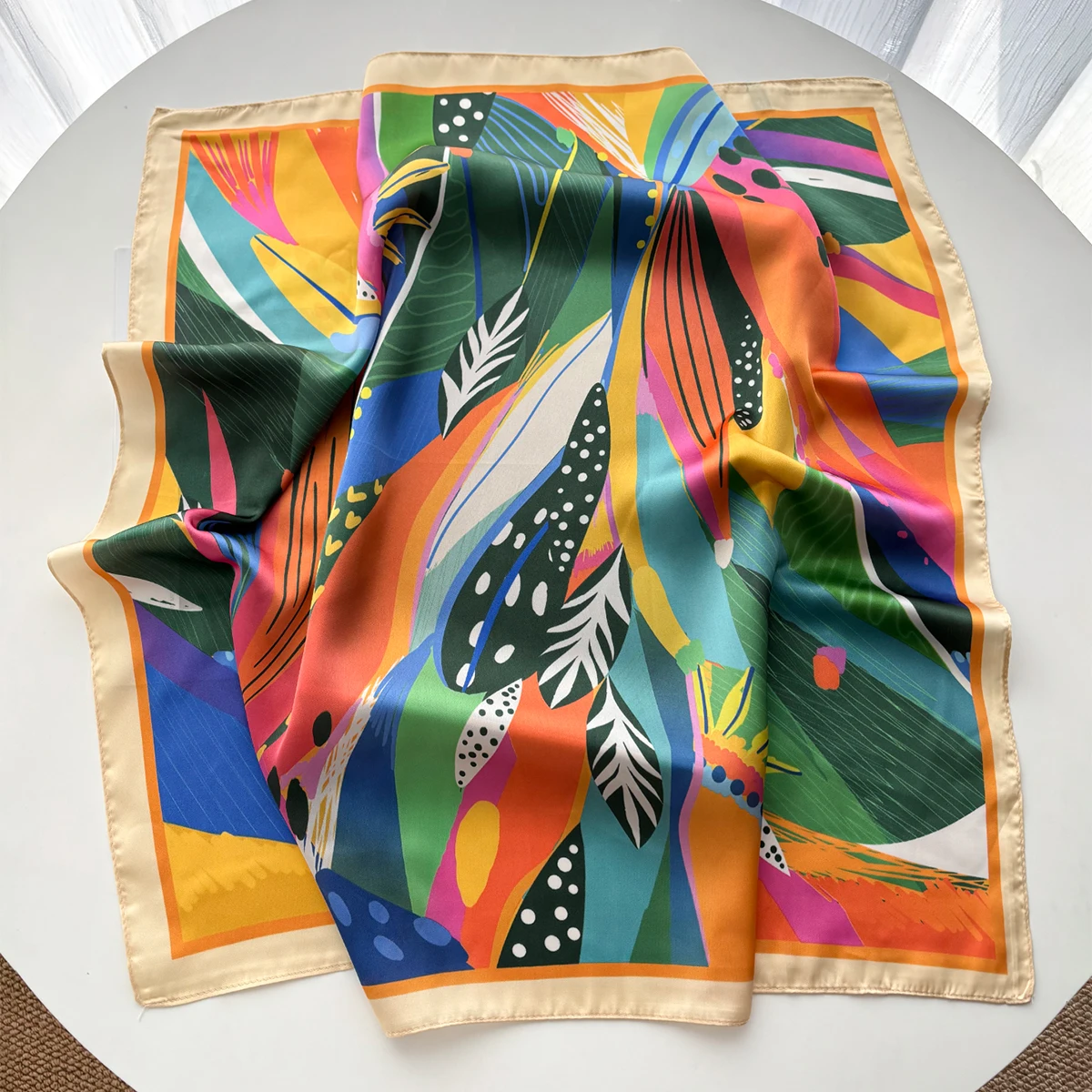Luxuriöses Design Quadratischer Schal für Damen Blumendruck Saisonale Dekorative Halstuch Hijab Foulard Stirnband Bandana Schals – Detail 3