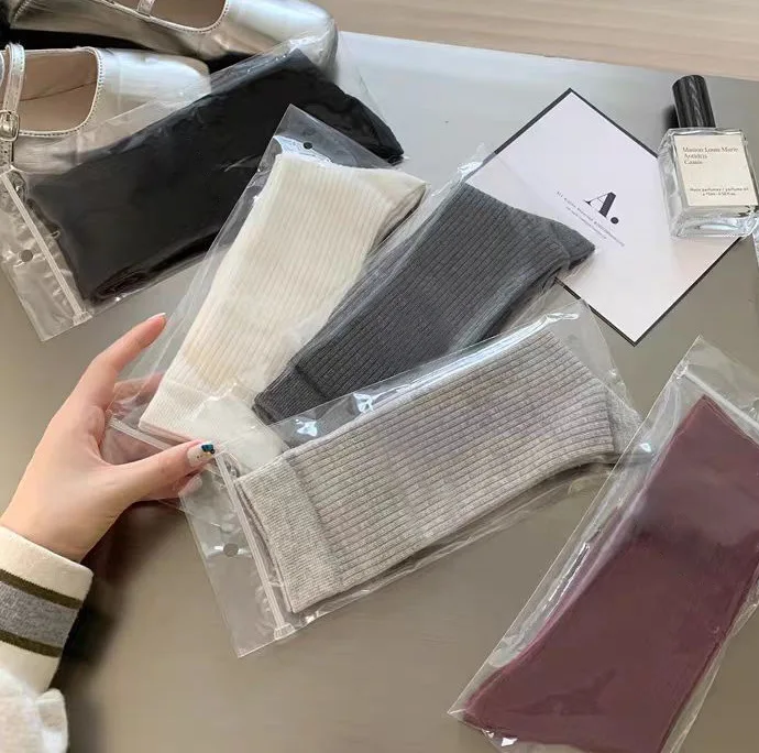 

5 Pairs Women's Cotton Socks Autumn Winter Mid-Calf Socks Fashion Simple Red Warm Breathable Athletic Style Long Slouch Socks