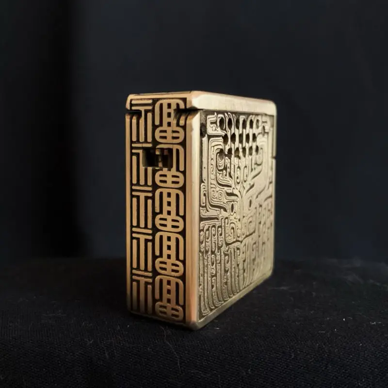 Handmate Small Patterns Antique Gasoline Lighters Old School Beast Pattern Brass Hollowed Out Collectable Cigarette Lighters