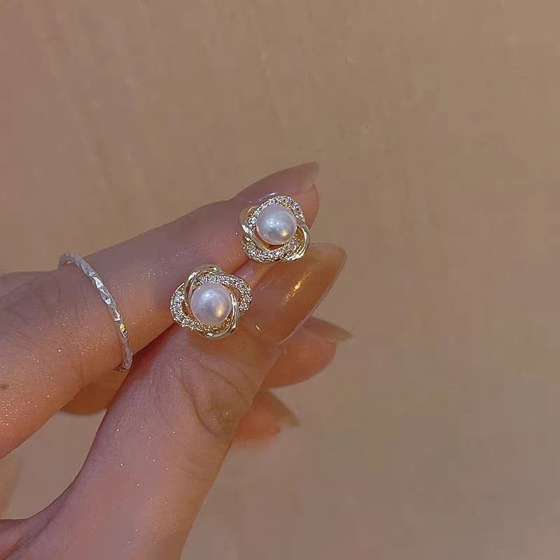 

925 Sterling Silver Korean Version Pearl Earrings Fashionable Exquisite French Style Elegant Temperament Accessory for Women