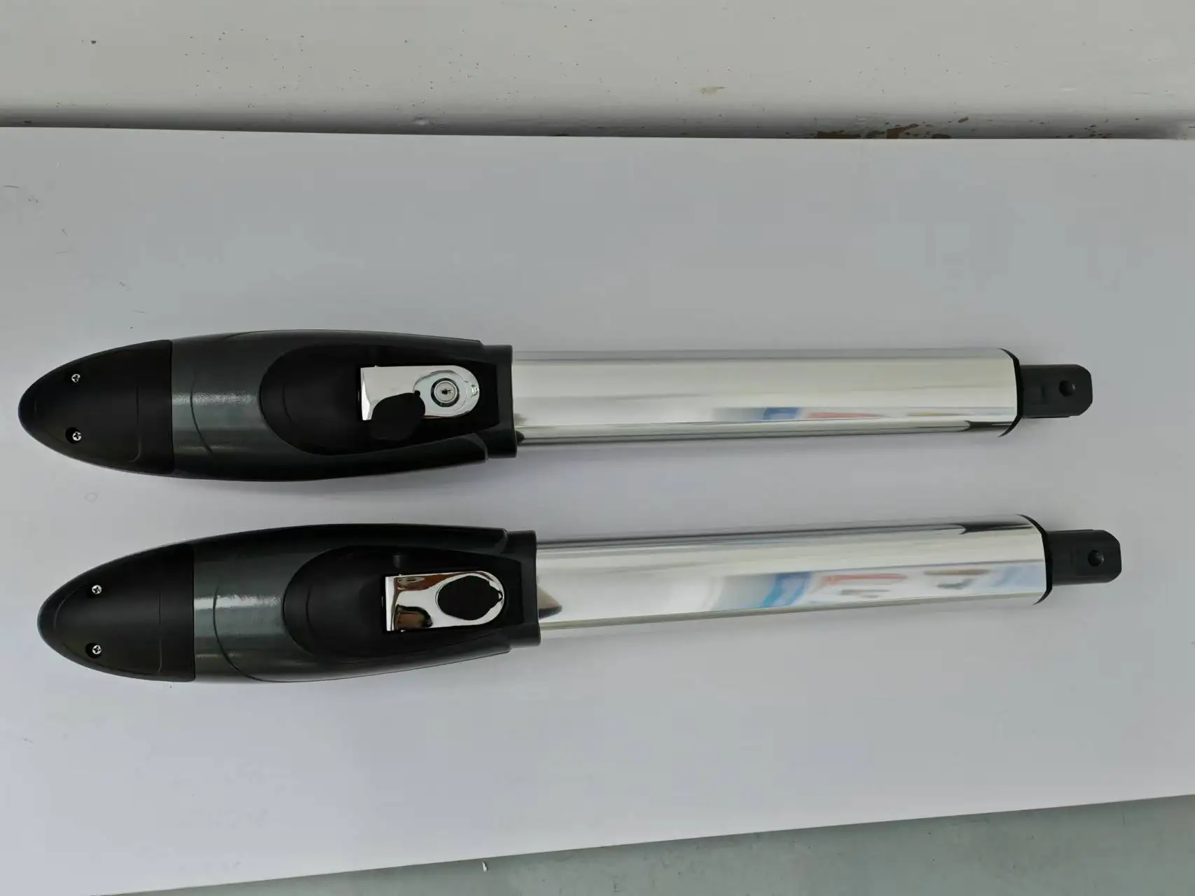 

330K Durable Heavy Duty 500kg*2 Linear Arm Gate Operator DC24V Motor Automatic Swing Gate Opener for Modern Villa Courtyard Gate