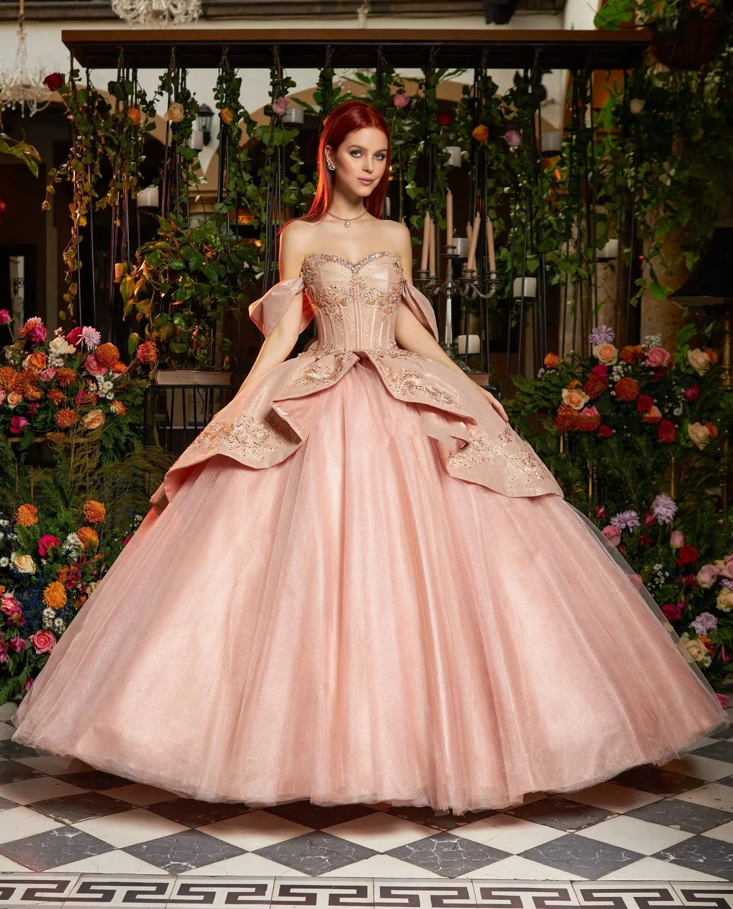 Rosa charo Quinceanera abiti Ball Gown Sweetheart Tulle Appliques Crytals Puffy Mexican Sweet 16 abiti 15 Anos