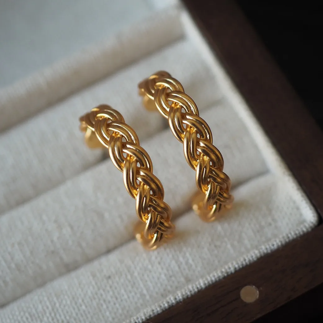 

Niche Euro-American Style - Greek Independent Designer Vintage Hollow French Twist Hoop Earrings Optimization Notes: