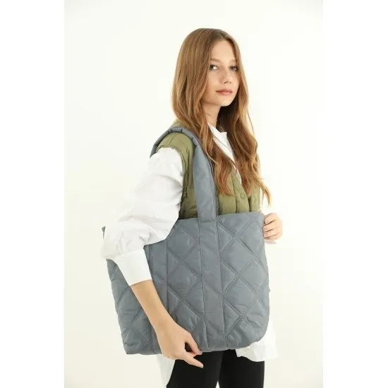 

MadamBag High Quality Puffy Shoulder Bag For Women, Waterproof, Quilted Pattern Puff Bag is made of soft material.