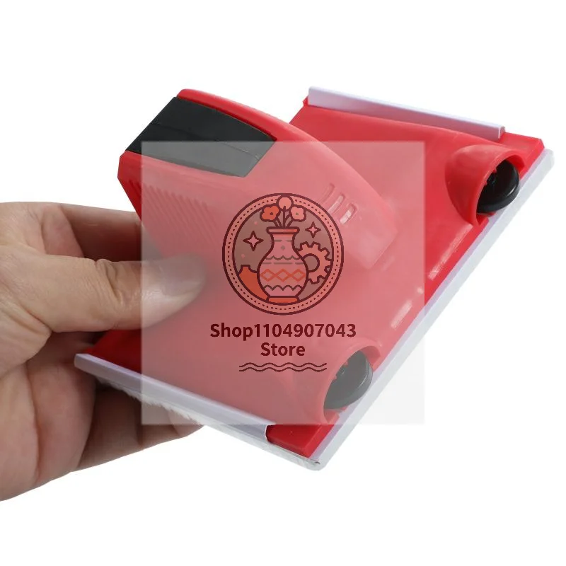 قطع حواف الطلاء الأحمر في جدار بلاستيكي داخلي للمنزل مع وسادة شعيرات نايلون وحواف رسم زاوية وحواف #1