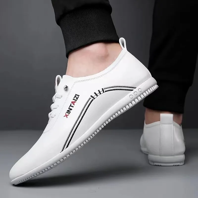 2024 New Casual Shoes for Men Fashion Lightweight Men Walking Shoes Comfortable Slip-on Loafers Outdoor All Match Men Flat Shoes