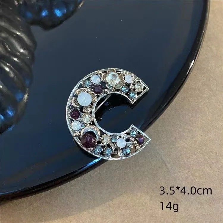 New Retro Luxury Baroque Court Brooch Medieval Men's and Women's Pin Accessories Wholesale Drop Shipping