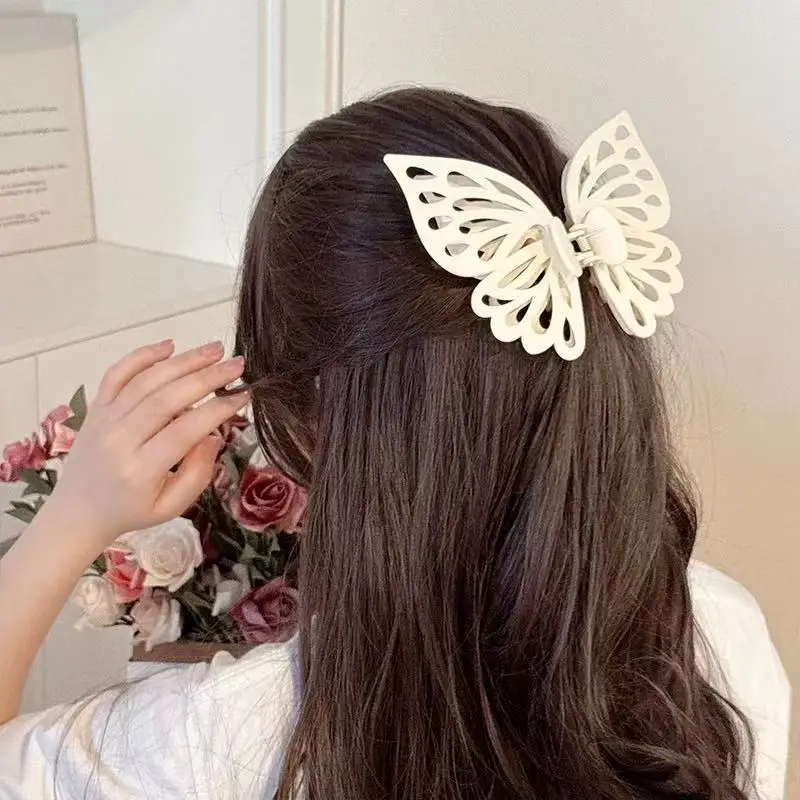 

Ladies' Colorful Large Grab Clip Frosted Plastic Butterfly Hair Clip Double-layer Shark Clip Fashionable Gift for Girlfriend