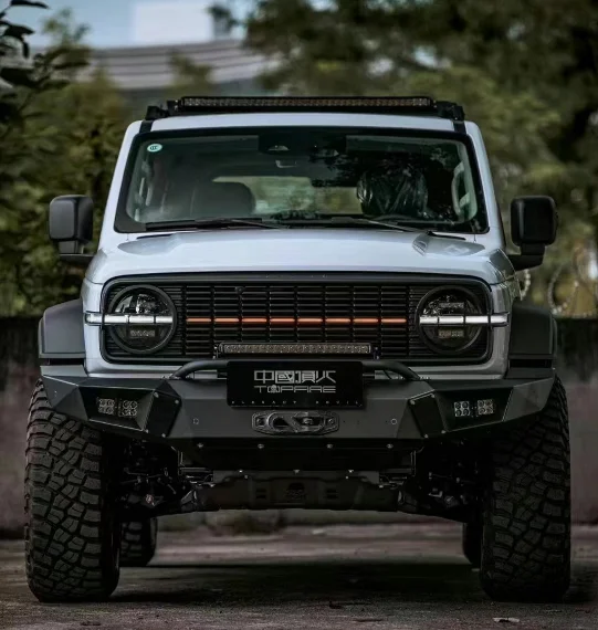 Upgraded ABS Front Middle Mesh Grille, Equipped with 8 Yellow LED Lights, Suitable for GWM tank 300 Accessories - Image 4