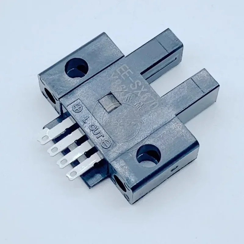 

Оригинальный фотоэлектрический переключатель с канавкой EE-SX670A