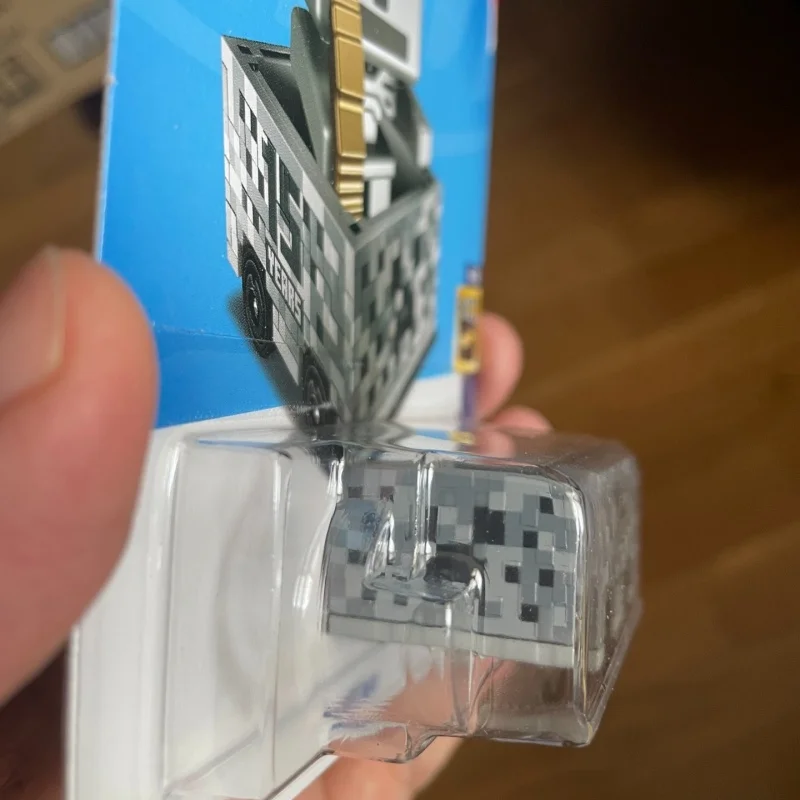 Authentique Mattel Hot Wheels périphériques de jeu modèle de voiture série de voiture de base mon monde voiture minière recueillir voiture jouets véhicule moulé sous pression