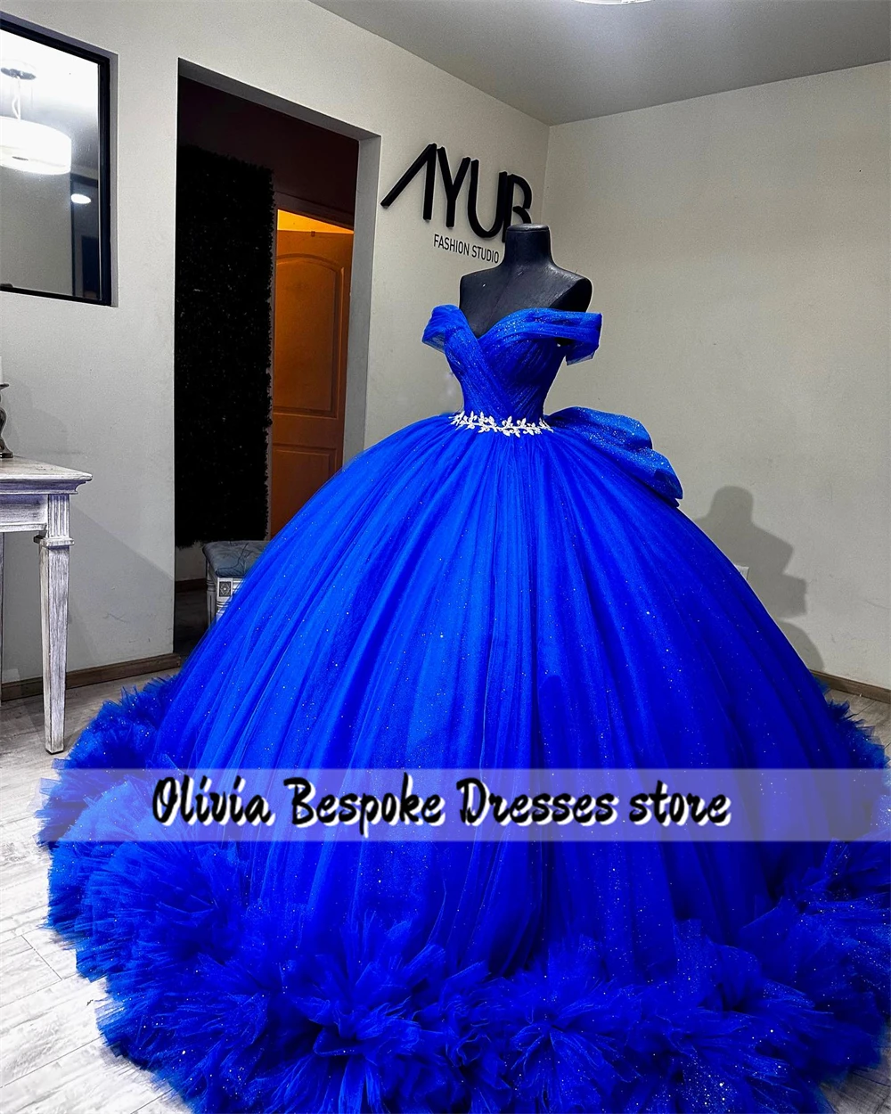 King Blue Tulle Ruched Train Quinceanera Dresses With Bow Silvery Waist Ball Gown Mexico vestidos de 15 años quinceañeras 2024