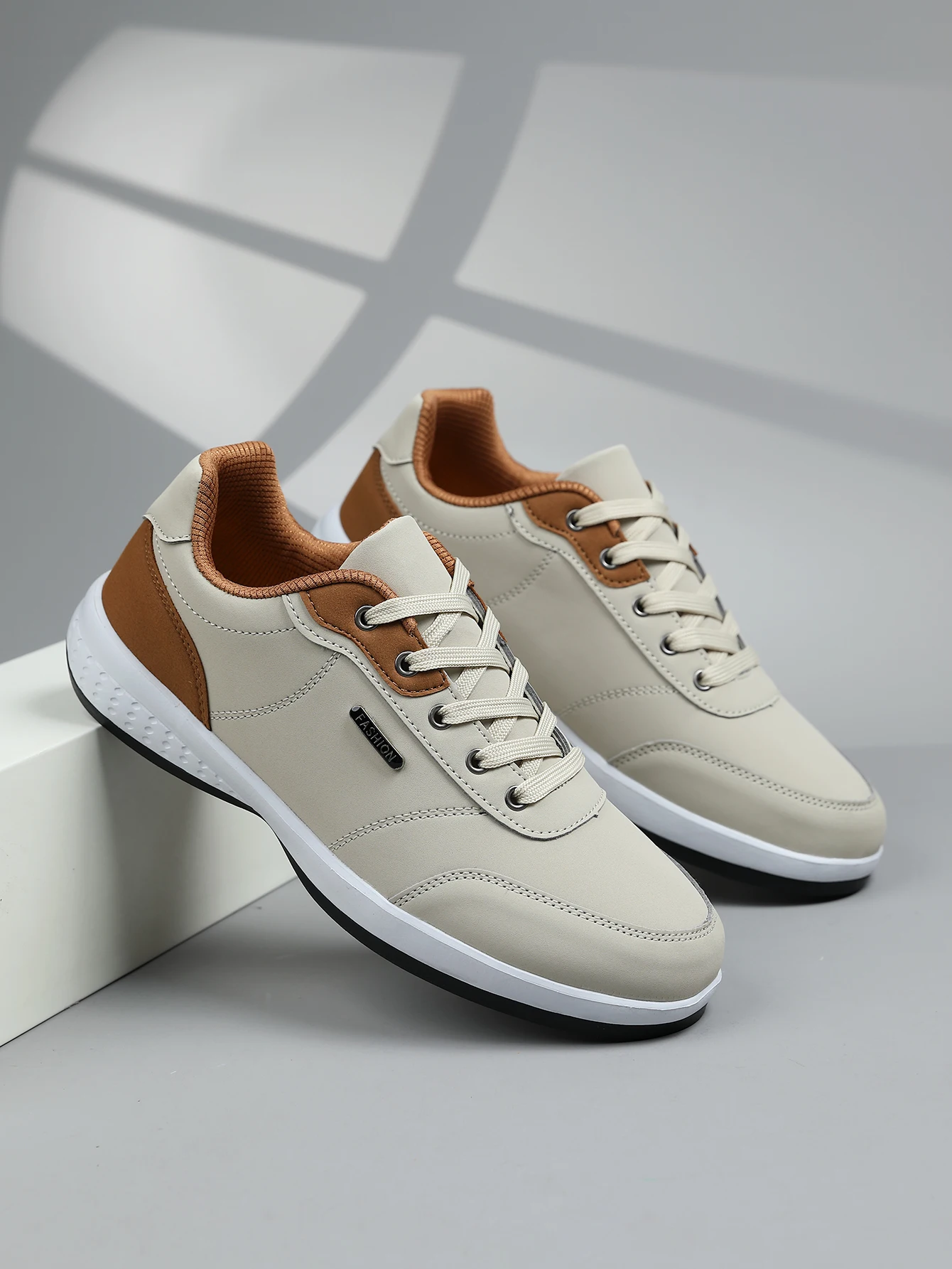 Comfortable and stylish running shoes, outdoor sports shoes, couple shoes, running, fitness, leisure, and casual walking shoes.