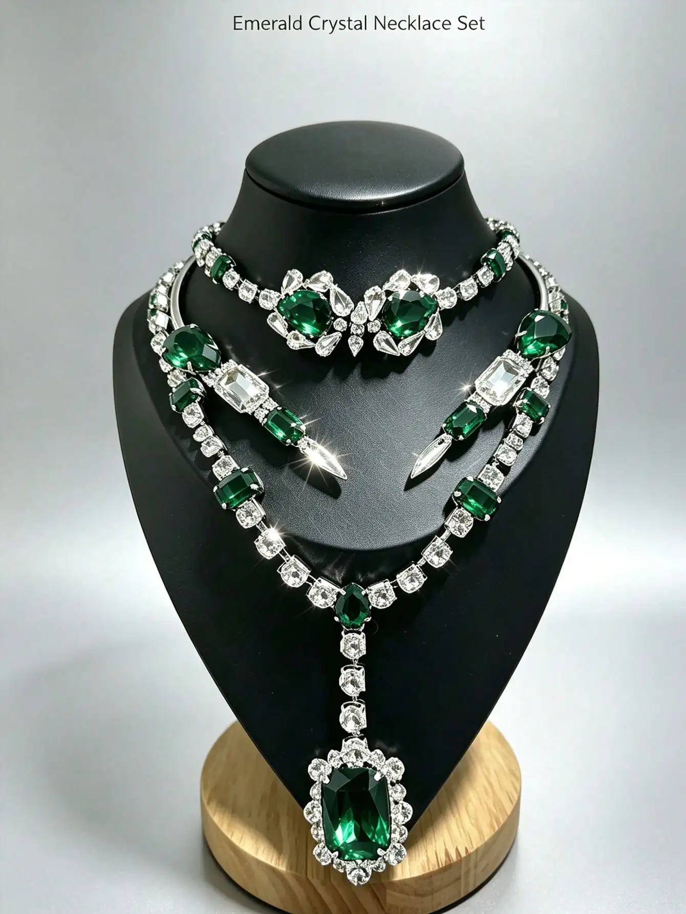 3-teiliges Set aus schichtweiser Halskette mit smaragdgrünen Kristallen, luxuriöse Statement-Halskette im Y-Drop-Stil für Partys, Abschlussbälle und Hochzeiten. – Detail 5