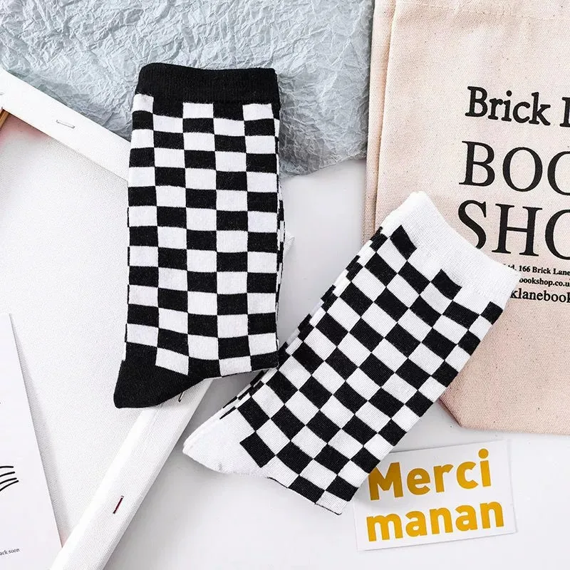 2-Paar Damen-Socken mit Karomuster, mittellang, modisch, Street-Style, weich, bequem, für Paare, alle Jahreszeiten, lässige Socken – Detail 5