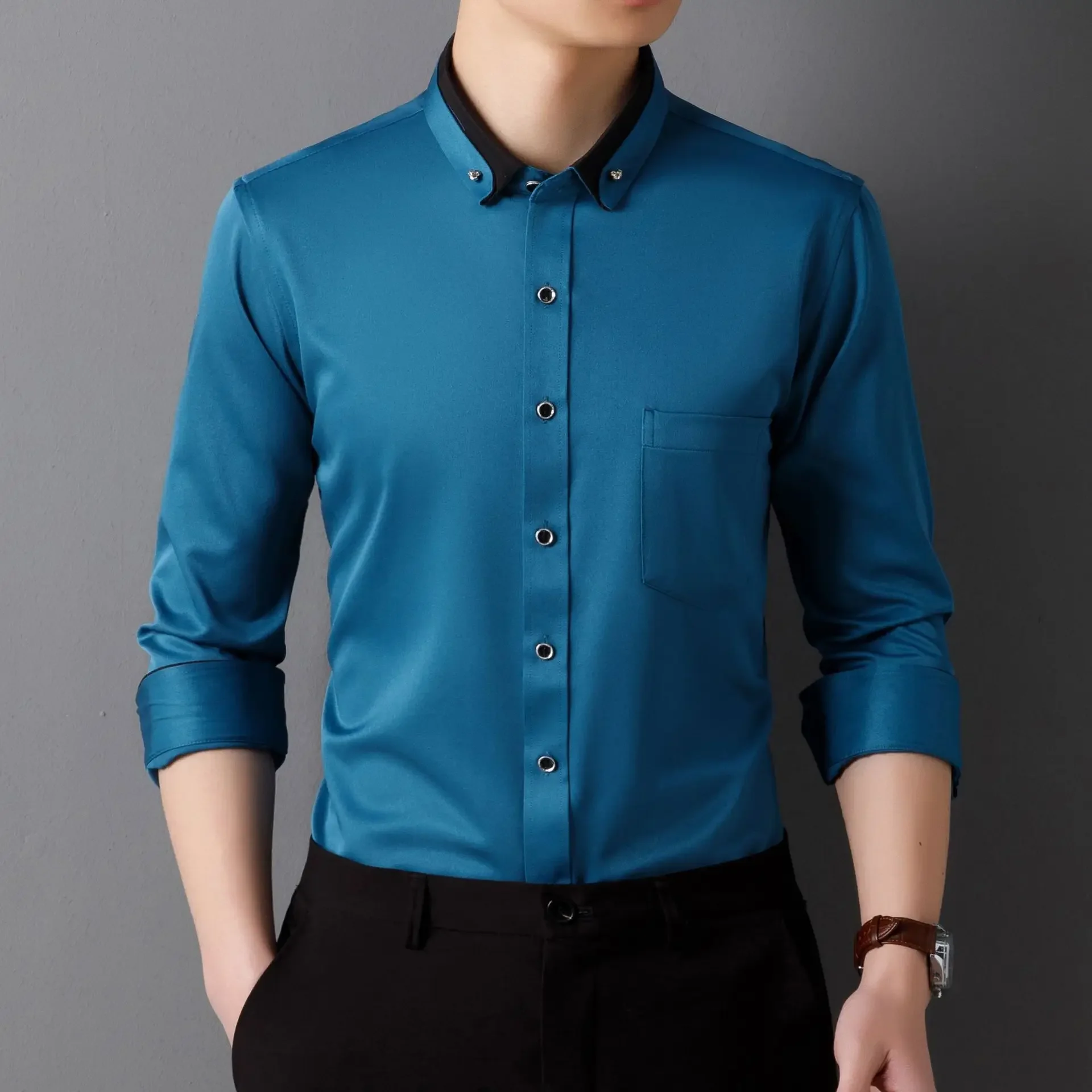 Camisa de manga larga con cuello en contraste para hombre, camisa de negocios informal, cómoda, sin hierro, con hebilla de diamante, color sólido, elástica, juvenil, nuevo