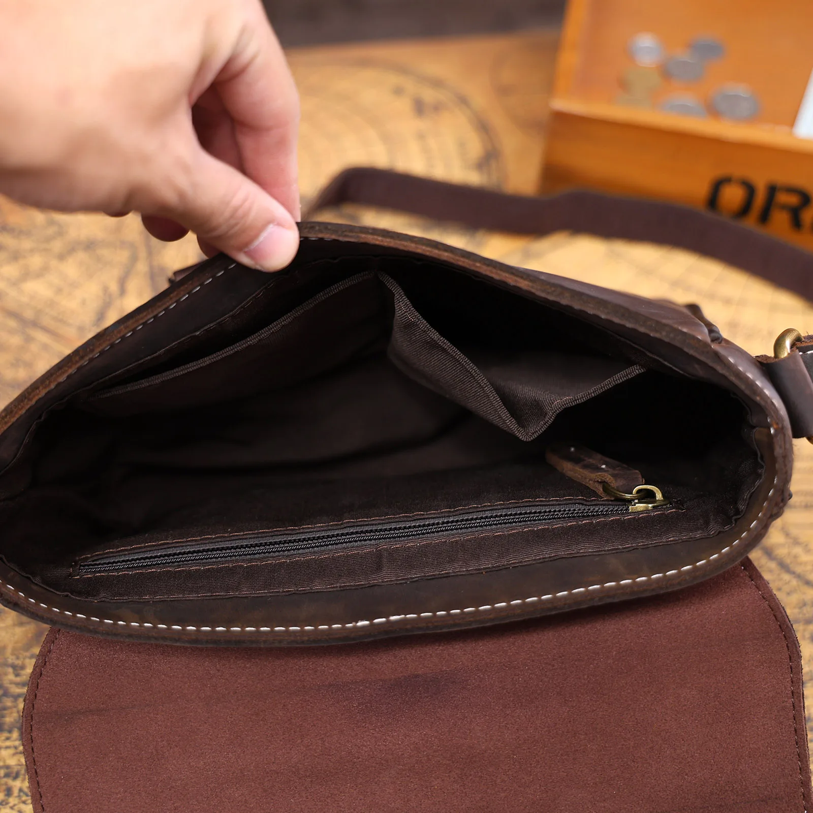 S.WORKER Vintage Echtleder Herren-Umhängetasche, Lässige Crossbody-Tasche, Crazy Horse Leder Schultertasche, Handgefertigt – Detail 15
