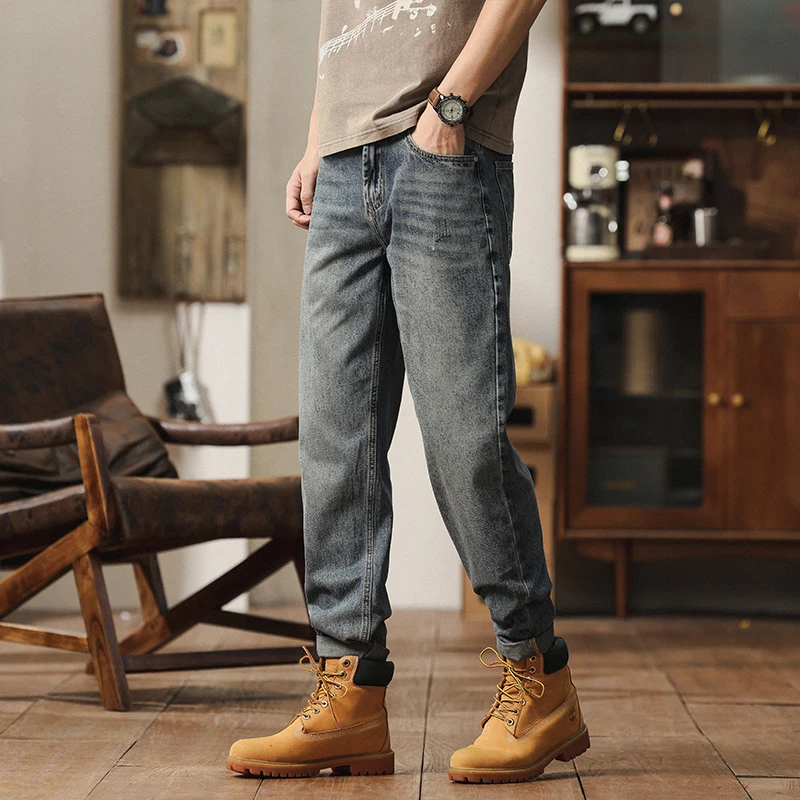 Pantalon en denim décontracté à jambe droite élastique ample pour hommes, pantalon en denim à jambe droite élastique à la mode et décontracté pour nouvelle collection été 2025
