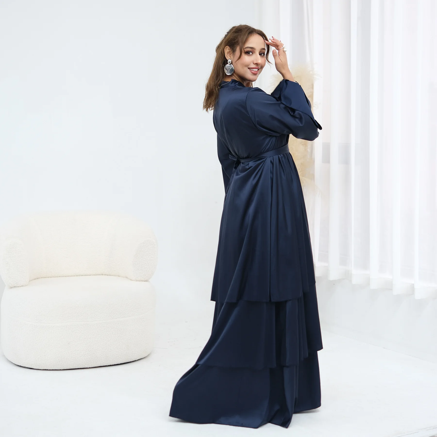 

Мусульманское платье-абайя с оборками для женщин, атласное арабское платье, открытое кимоно, джалабия, кафтан, роба для Рамадана, исламское платье