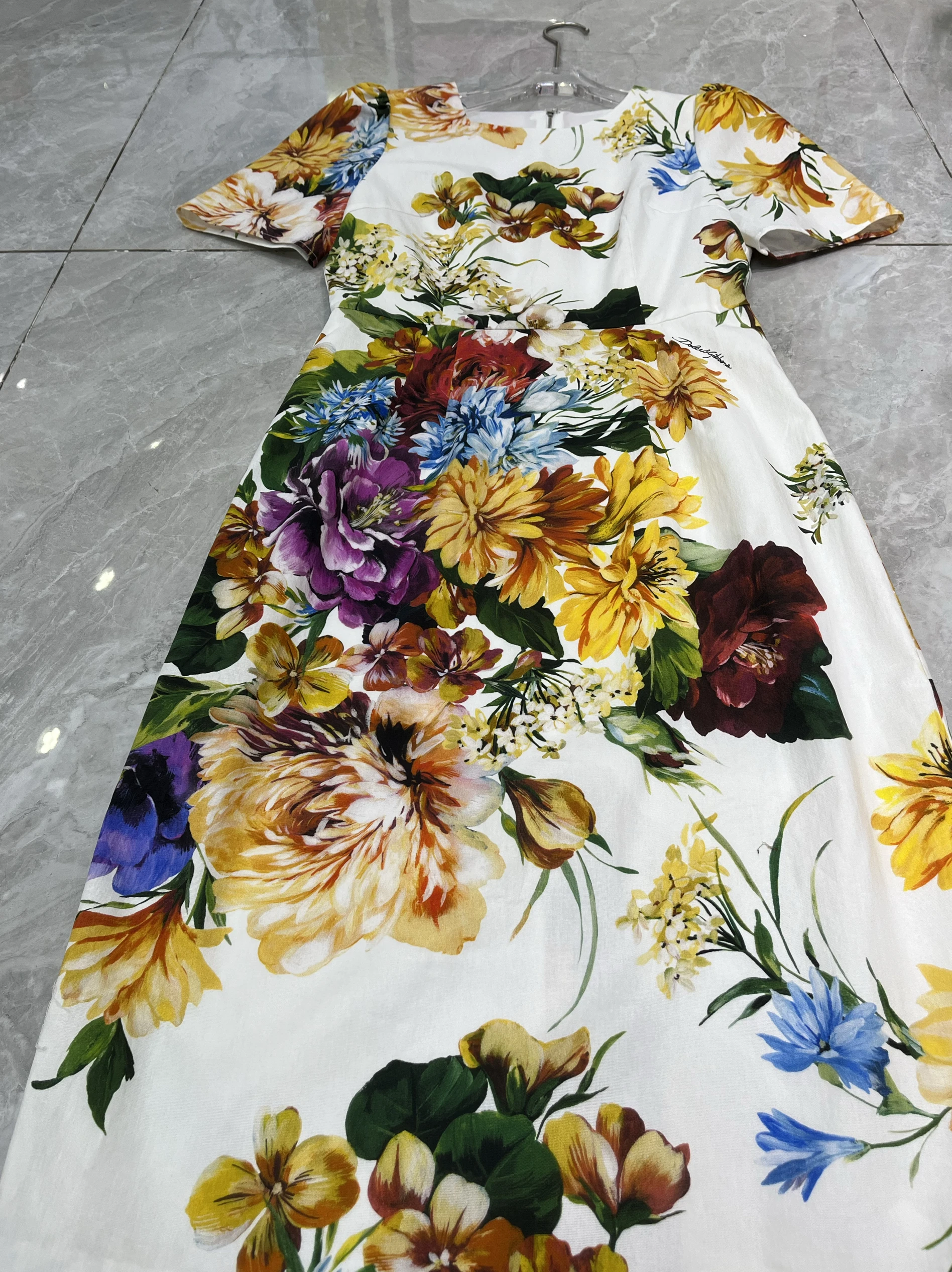 高品質なファション、優れたウェア、クレープ素材の伸縮性のあるコットン、またはスリーブ付きウエストシェイプミディ丈ドレス、花柄プリント、サマードレス