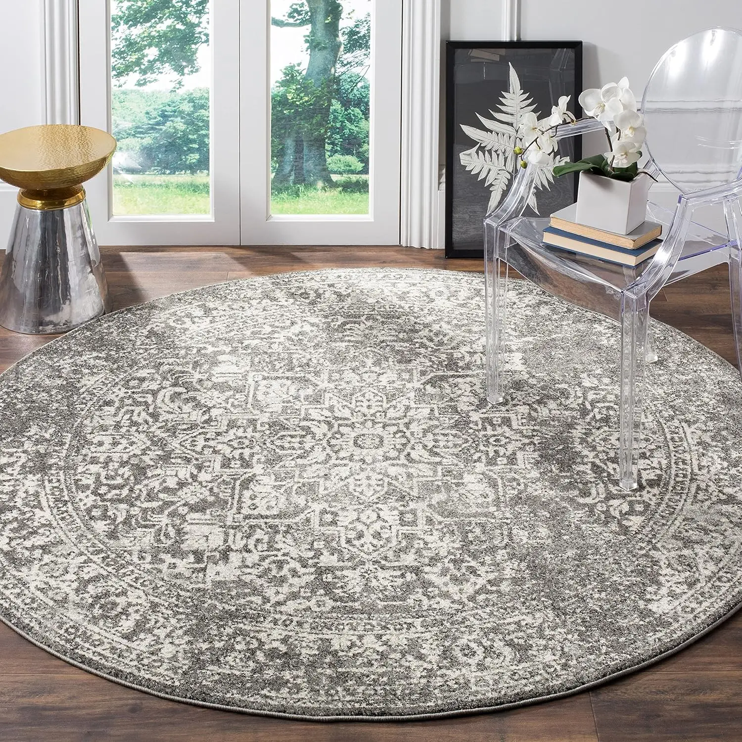 Gray Vintage Persian Round Rug Soft Distressed Design for Elegant Minimalist Interior