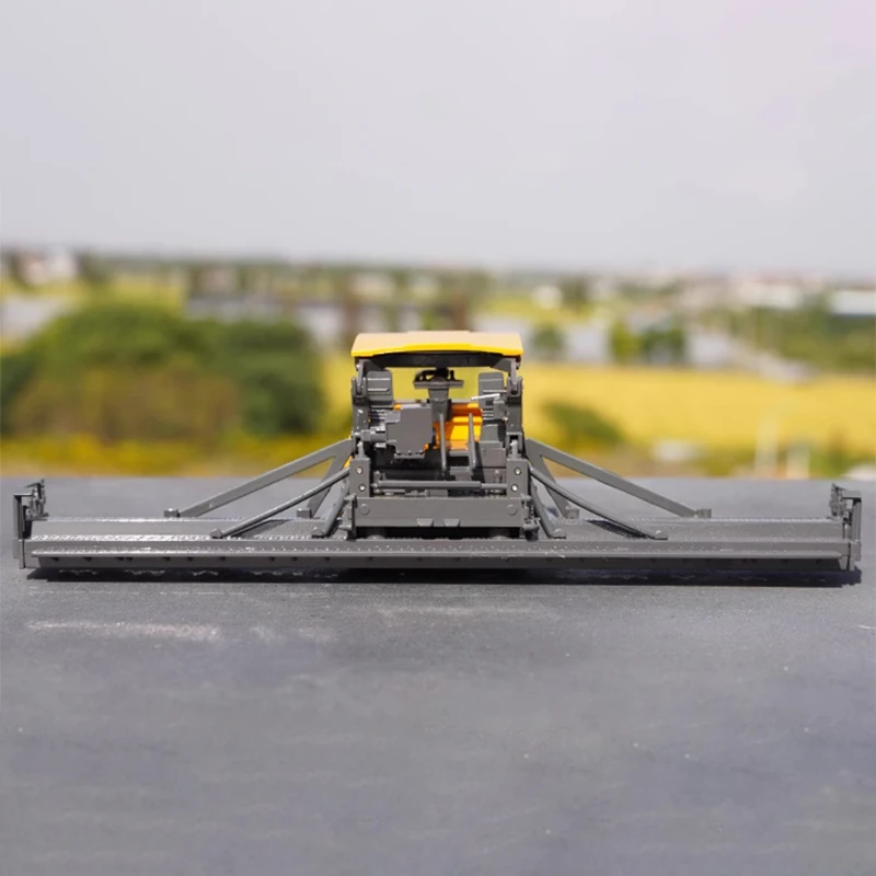 1:50 Scale Sany Heavy Asphalt Paver Simulation Alloy Construction Machinery Model Static Display Collectible Toy Gift Souvenir