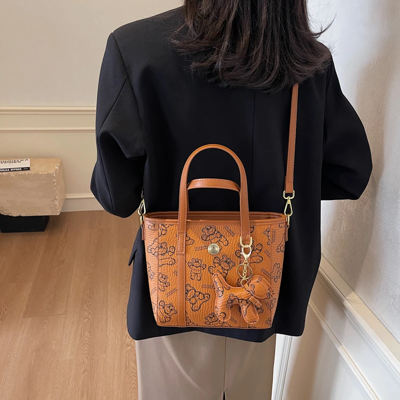 

Chic Stylish Clutch Mini Bag For Women Evening Out With Simple Vintage Look And Letter Logo Messenger Style