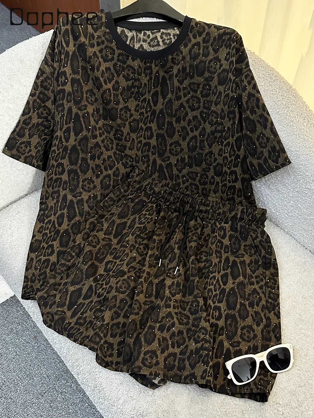 2025 Summer New Fashion Leopard Print Hot Diamond Short-sleeved T-shirt Outfits Loose Casual Top + Shorts Two-piece Set Women