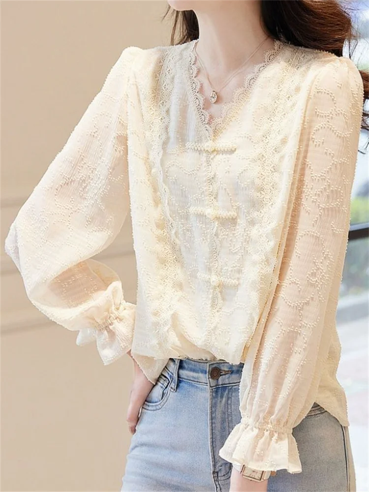 Vintage Blouses Women Loose Shirts Casual Blouse Spring Summer Chinese Style Shirt Elegantt Vneck Top Retro Lace Female Shirt