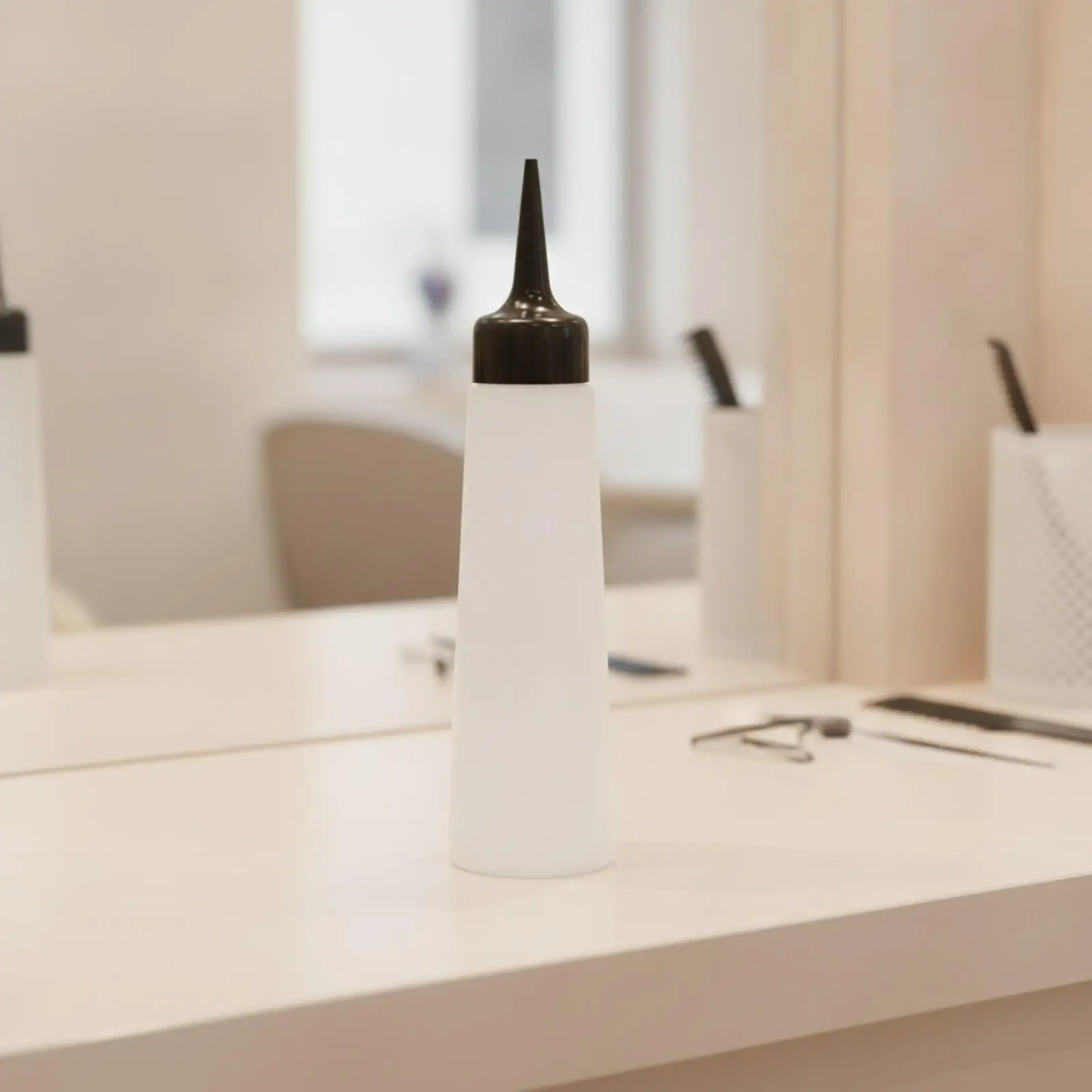 Salon Press Bottle for Hair Washing Liquid Dye Applicator with Long Tip Nozzle