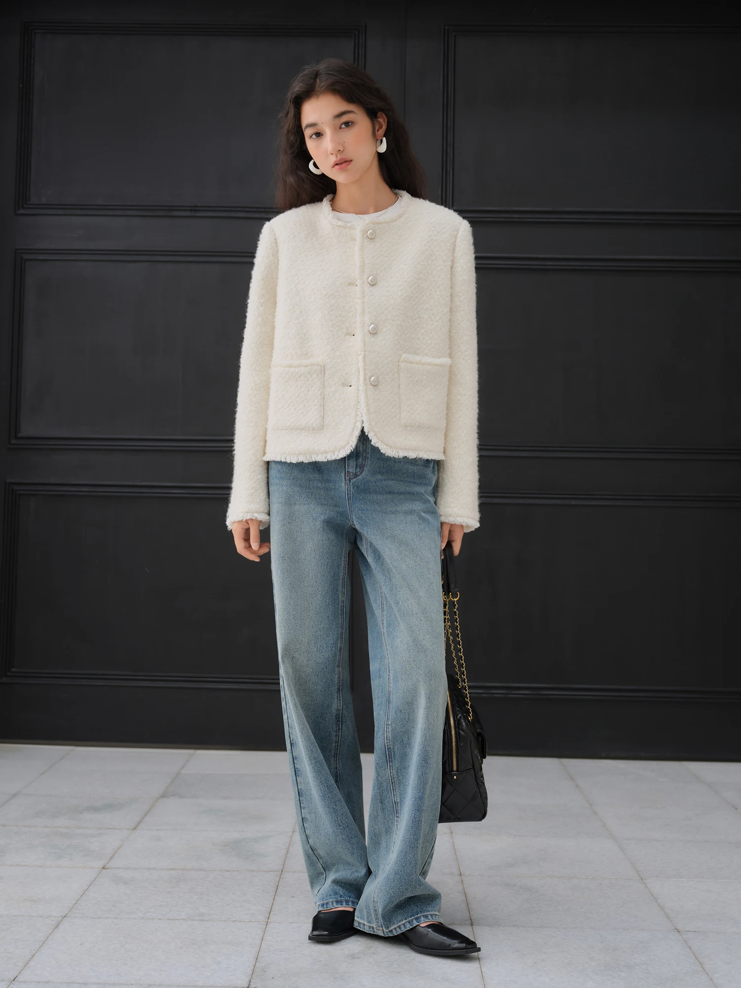 ZIQIAO Straight Shoulder Wool Sequined French Style Jacket for Women 2025 Autumn New White Top Elegant Ladies