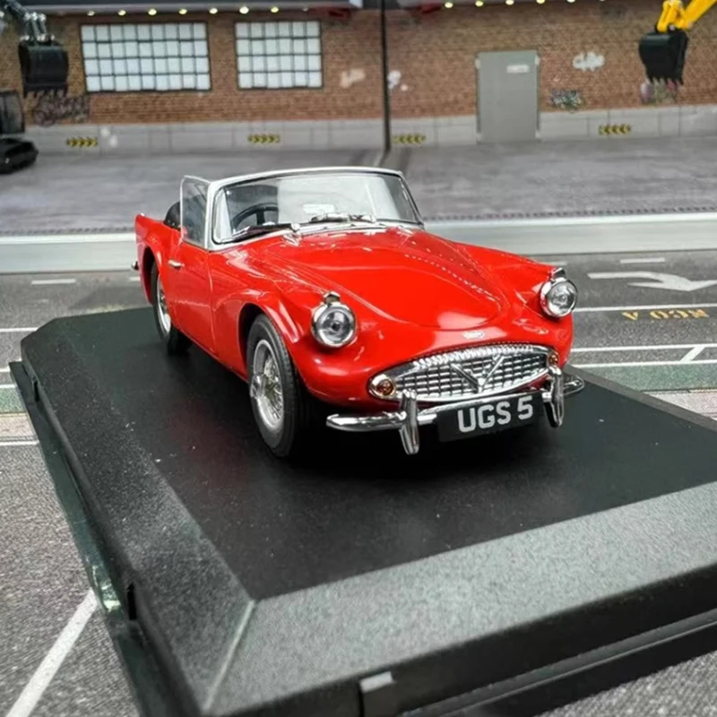 OXFORD Diecast 1:43 Scale SP250 Roadster 1959 Alloy Retroรถสําเร็จรูปผลิตภัณฑ์จําลองของเล่นของขวัญแบบคงที่