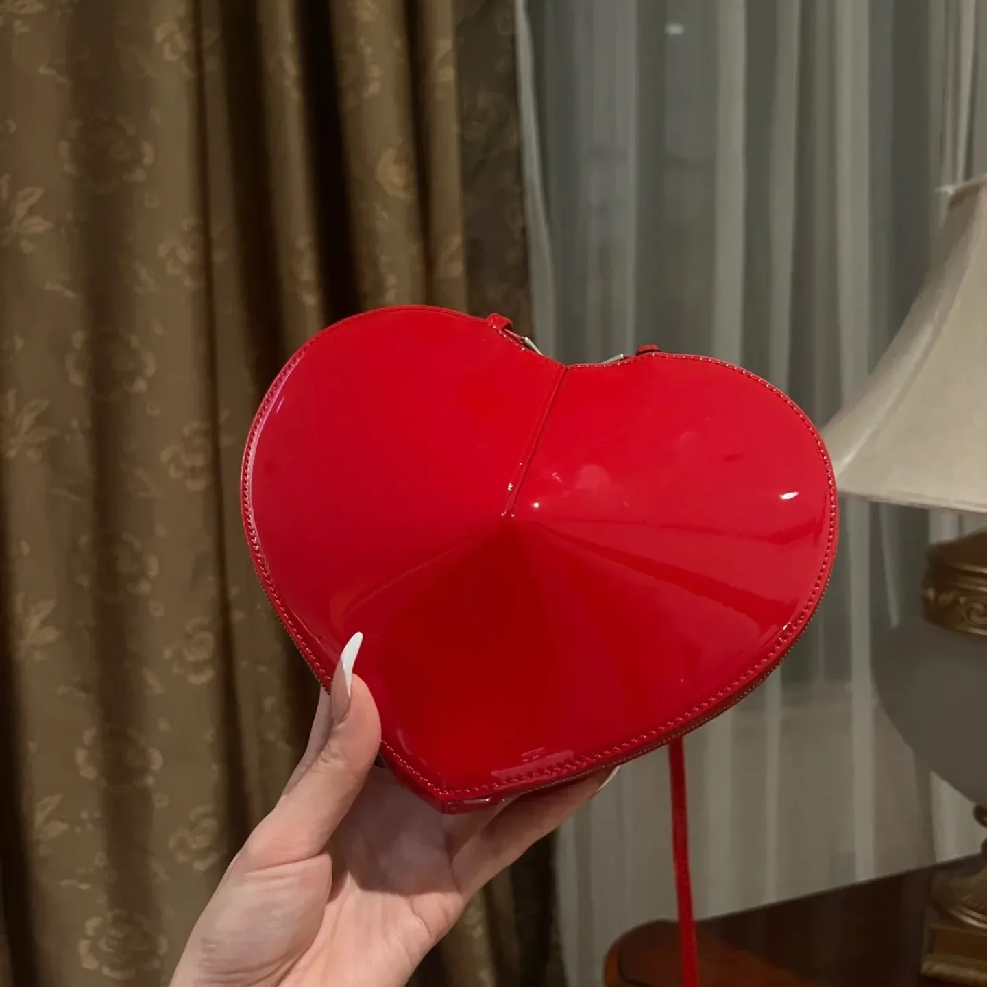 

Designer Heart-Shaped Genuine Leather Shoulder Crossbody Chain Bag Red Wedding Clutch