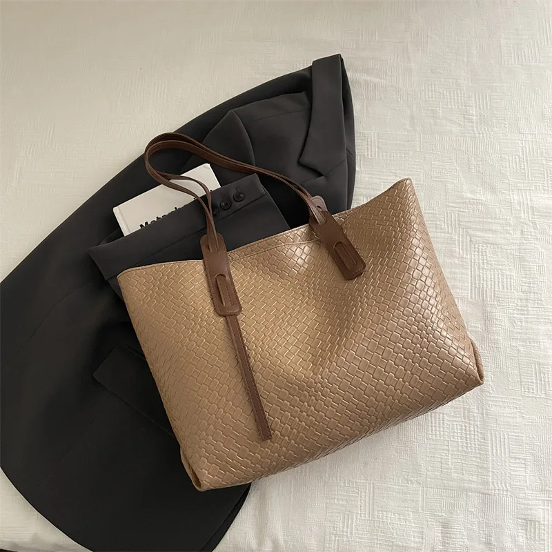 Gewebte Textur-Tragetasche, große Kapazität, weiche Lederhandtasche, elegante Alltagstasche, Pendler-Tasche, geeignet für die Arbeit – Detail 12