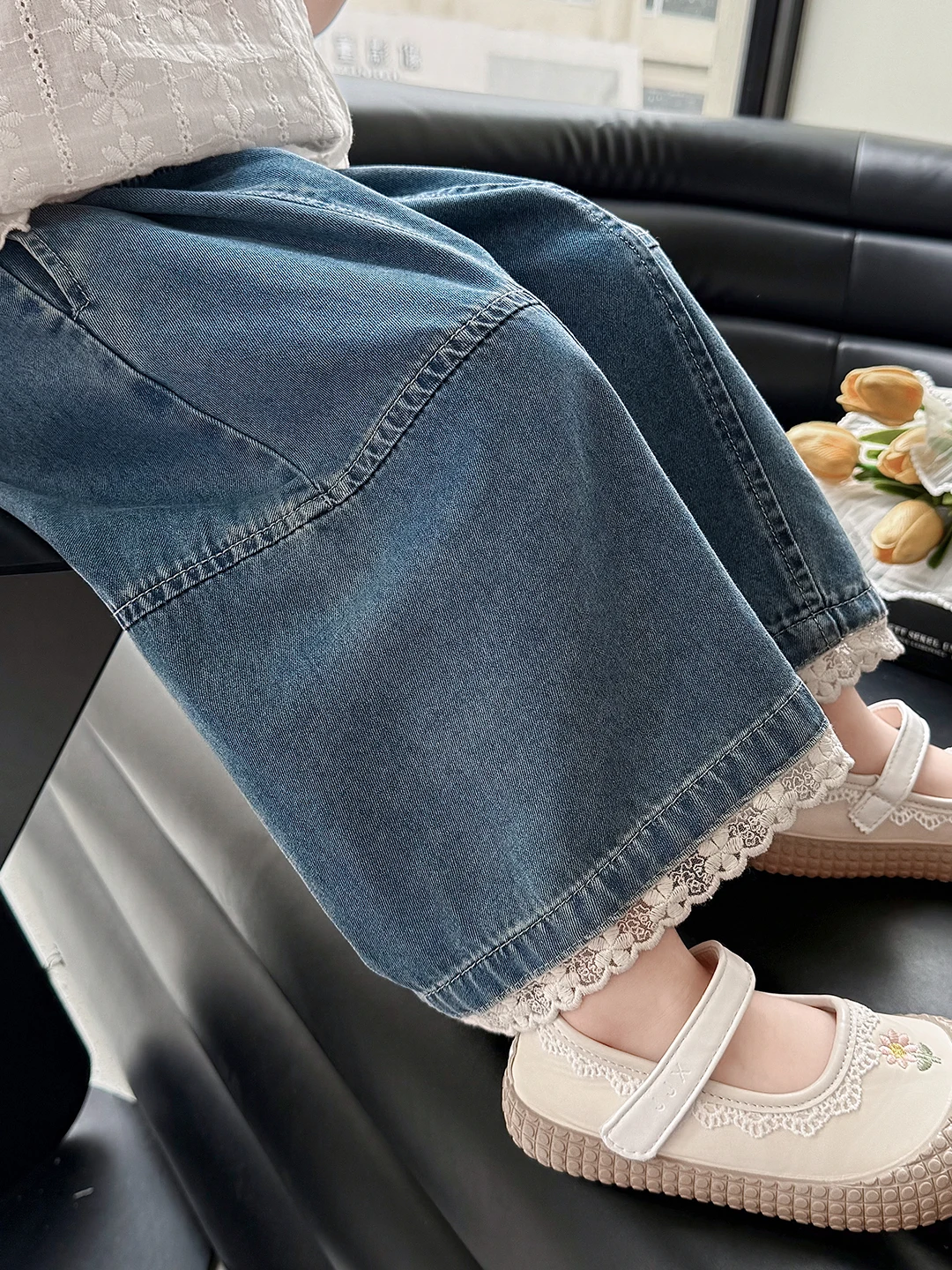 女の子用サマーフローラルトリムデニムワイドレッグパンツ、ルーズフィット軽量子供服、カジュアルスタイル、ミッドウエスト、伸縮性ウエスト