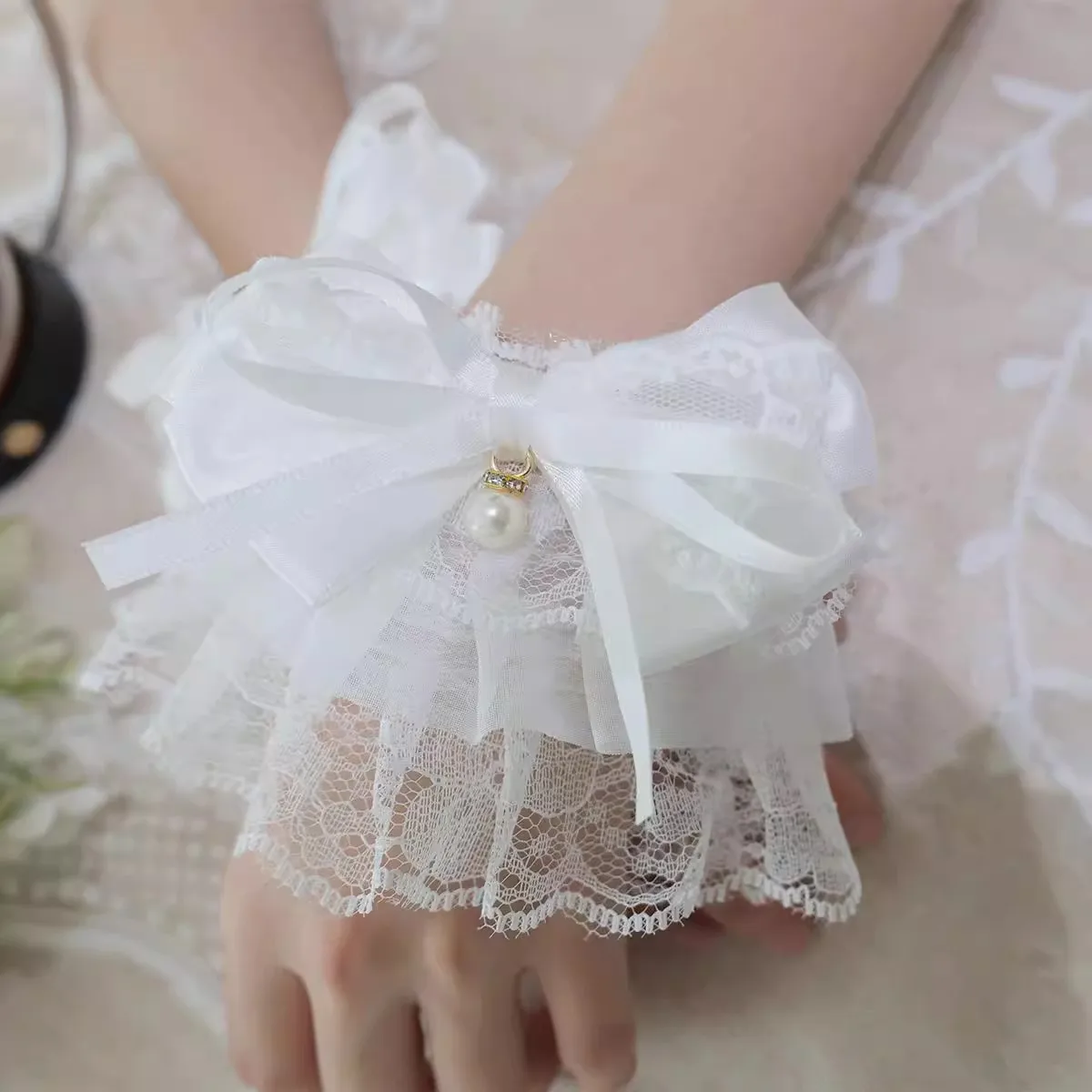 Pearl Lace Bow Removable Flared Cuff Wristlet, Lolita Cosplay Layered Sleeve Decor for Costume Party