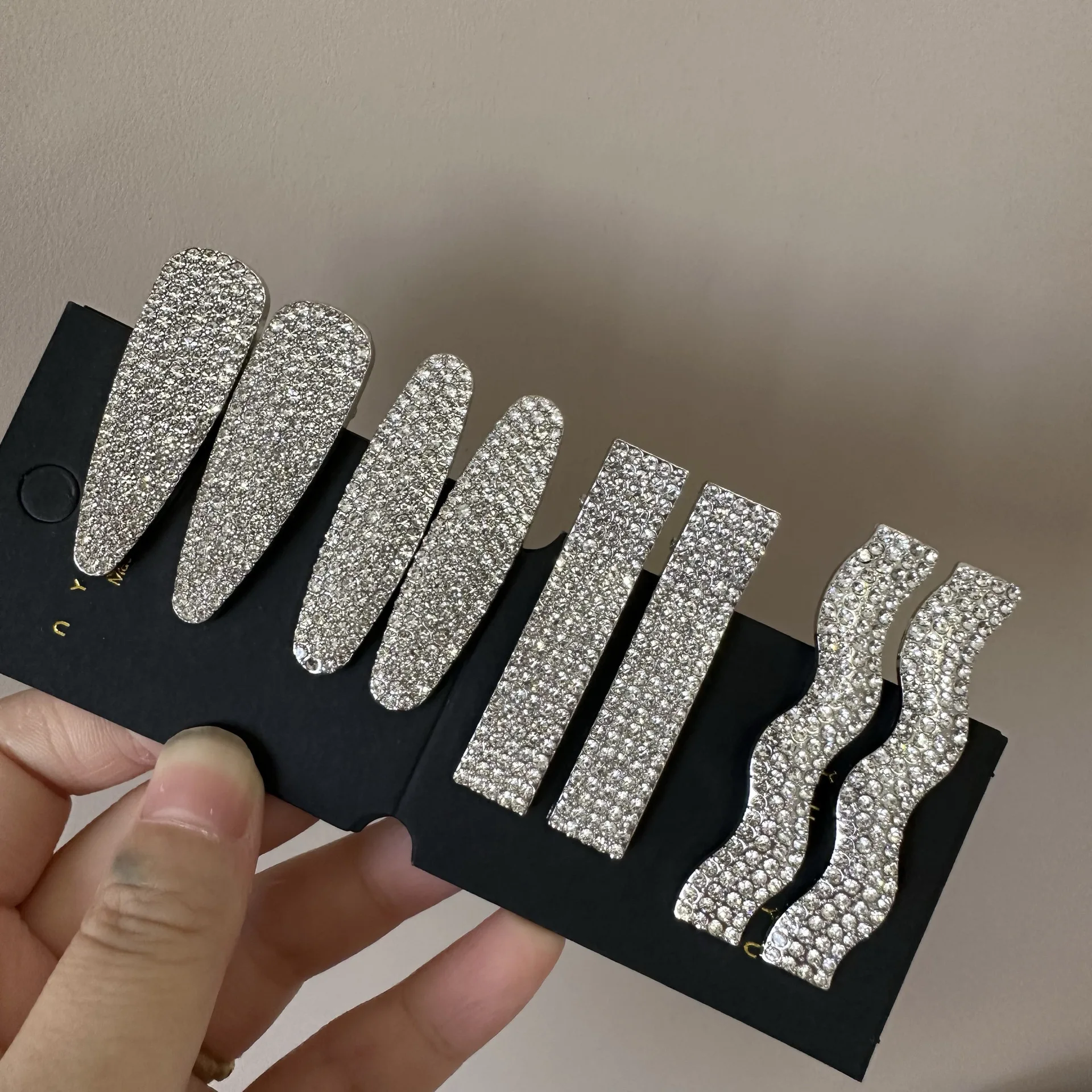 

Korean Sweet & Cool Sparkly Hair Clips High-end Rhinestone Side Hair Clips Metal Barrettes Silver Bangs Clips Hair Accessories