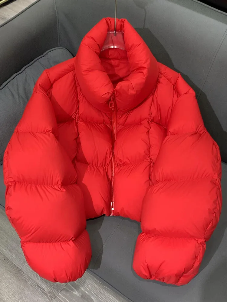 

Красная женская зимняя куртка-пуховик 2025 года, новая модель, маленький размер, с воротником-стойкой, очень красивая, на Новый год